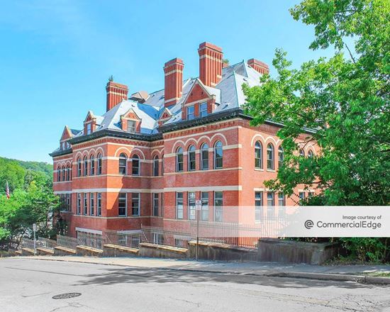 Lincoln School Professional Building