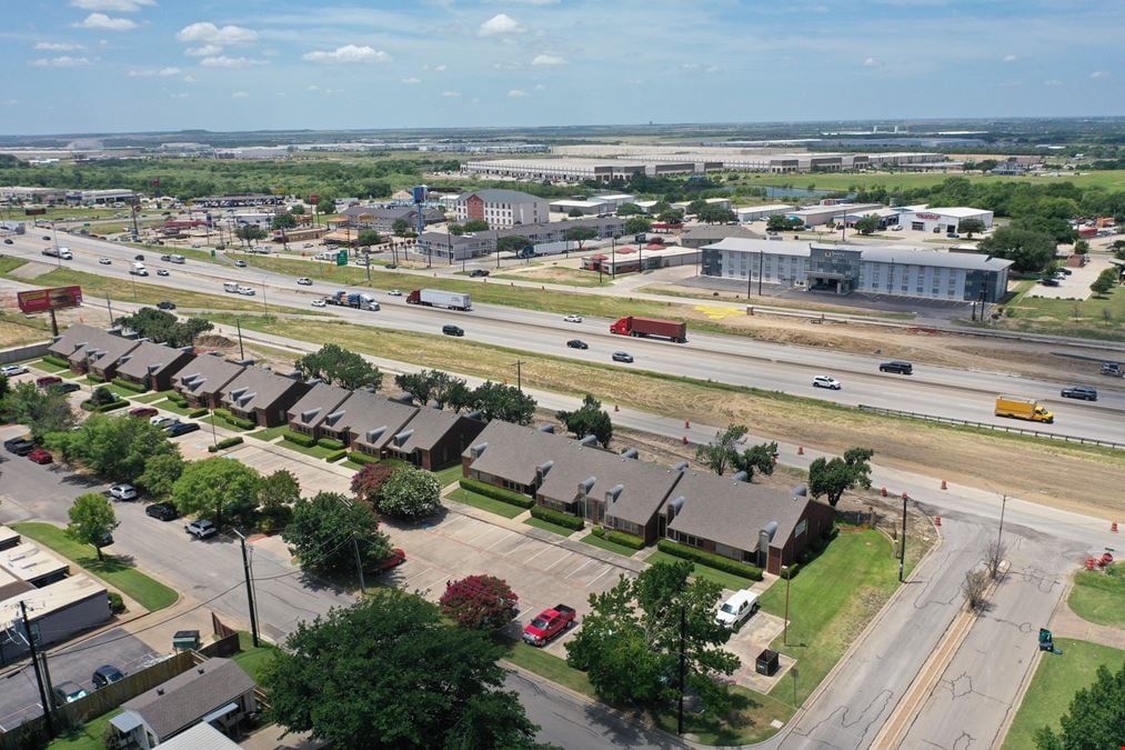 4234 N Interstate 35