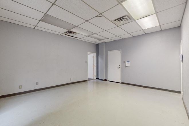1823 Commercial St NE Suite A