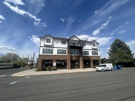 631 W Antler Ave