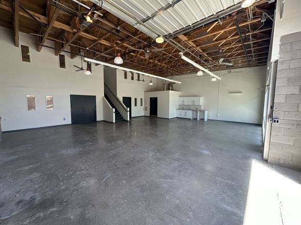 300 N Pasadena St