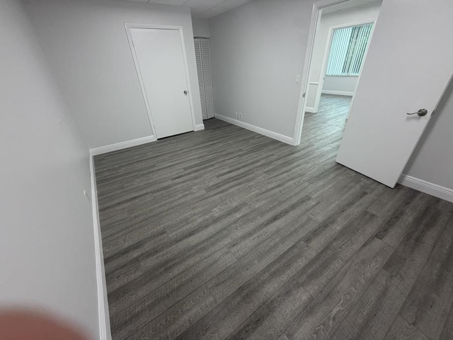 1743 SF Suite 203 D Professional and Medical Office Space