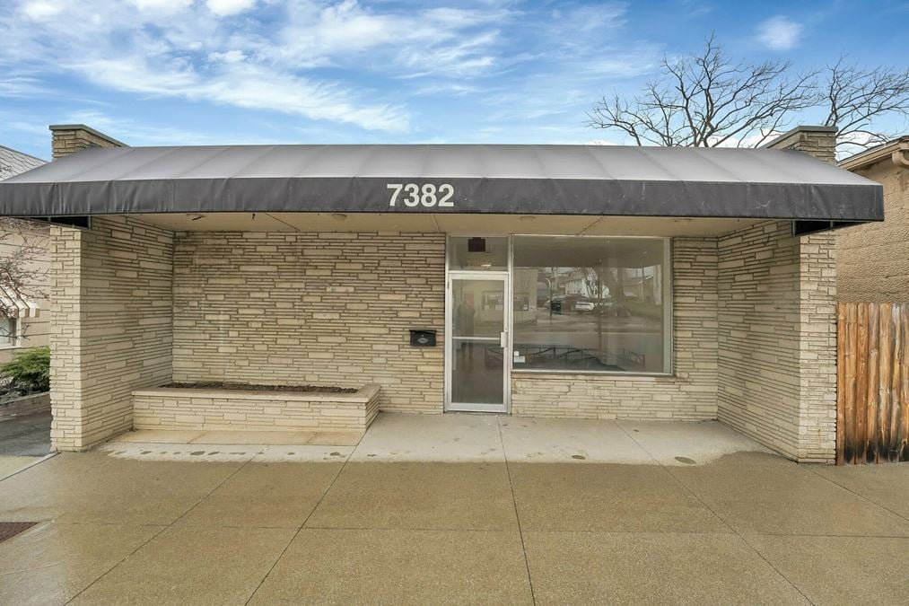 7382 E Main St