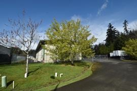 545 Ronlee Ln NW