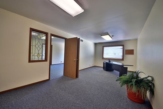 33 N. Waukegan Road
