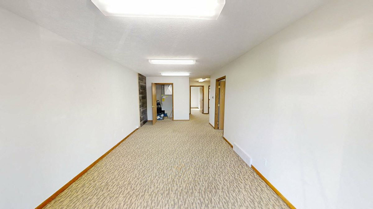 3281 Racquet Club Dr, Suite B