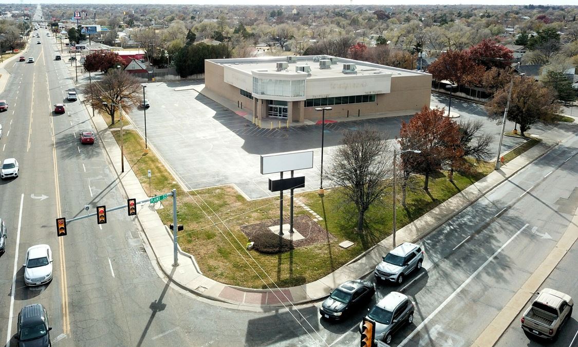 Former Walgreens For Lease or Sale - 1600 S Western