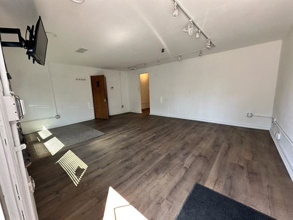 2201 Lake Ave