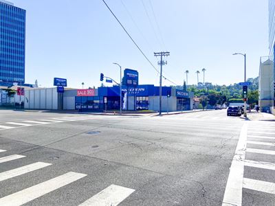 15960 Ventura Blvd