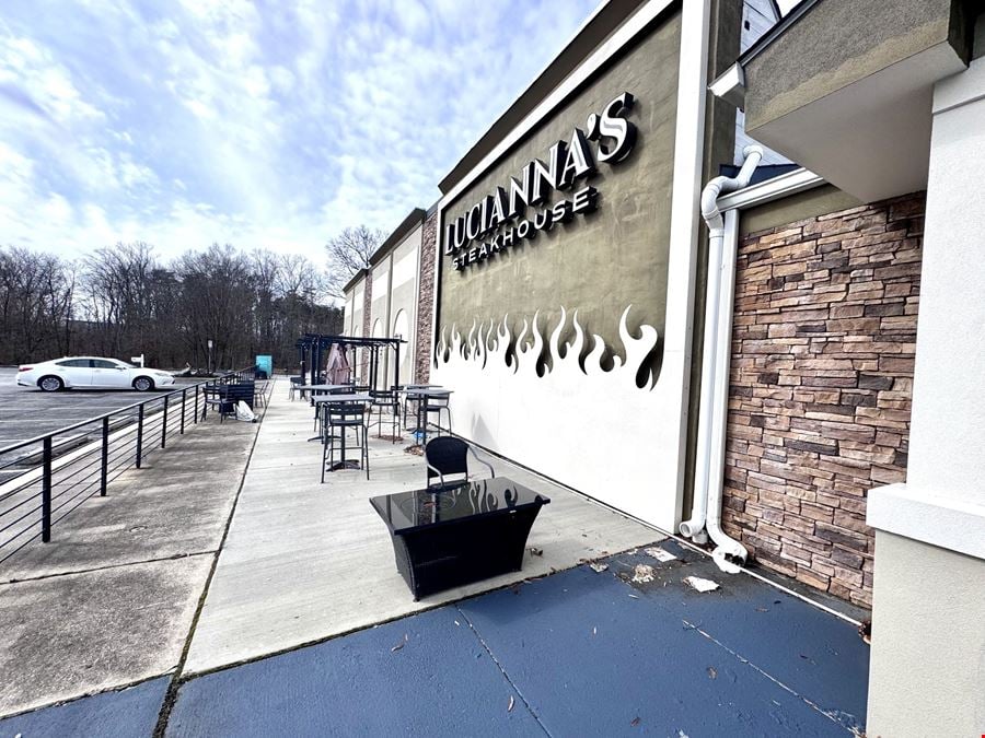 8,147 SF Restaurant Building in Waldorf, MD