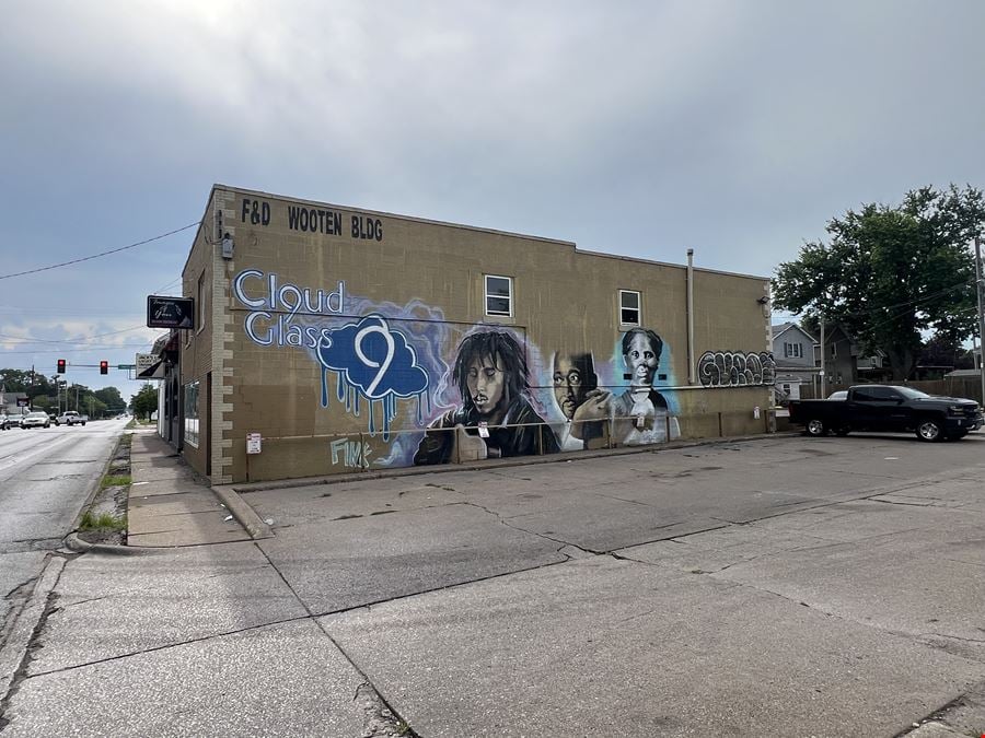 325 E Locust St