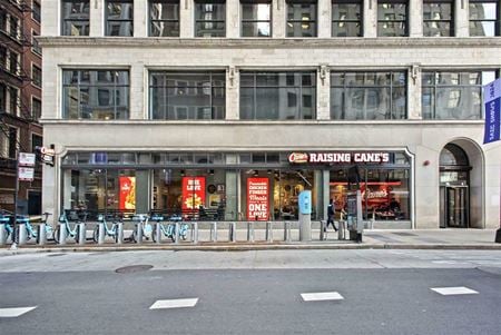Retail space for Sale at 2 North Michigan Avenue in Chicago