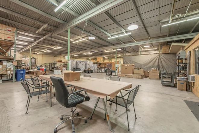 Warehouse with Class A Showroom