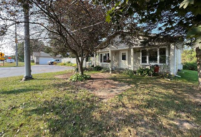 Retail space for Sale at 456 S Ortonville Rd in Ortonville