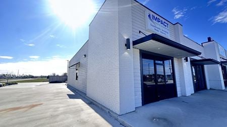 Retail space for Rent at 6331 Cameron St in Scott
