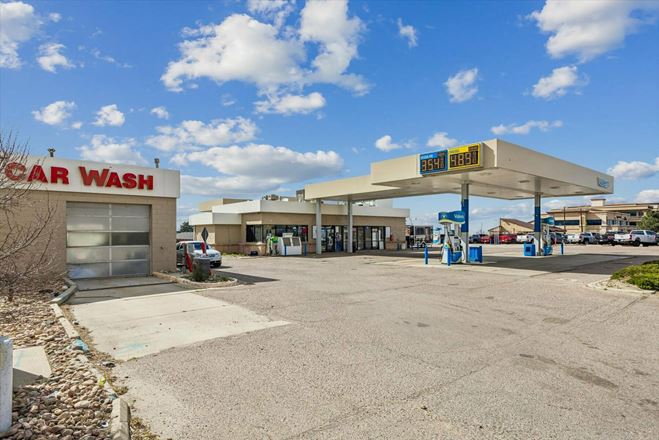 Valero Gas Station and Convenience Store