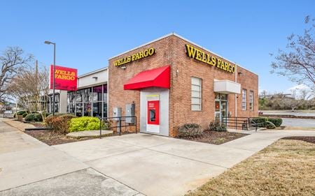 Retail space for Rent at 590 South Central Avenue in Hapeville