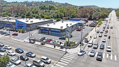 End-Cap Space in Baldwin Hills Center