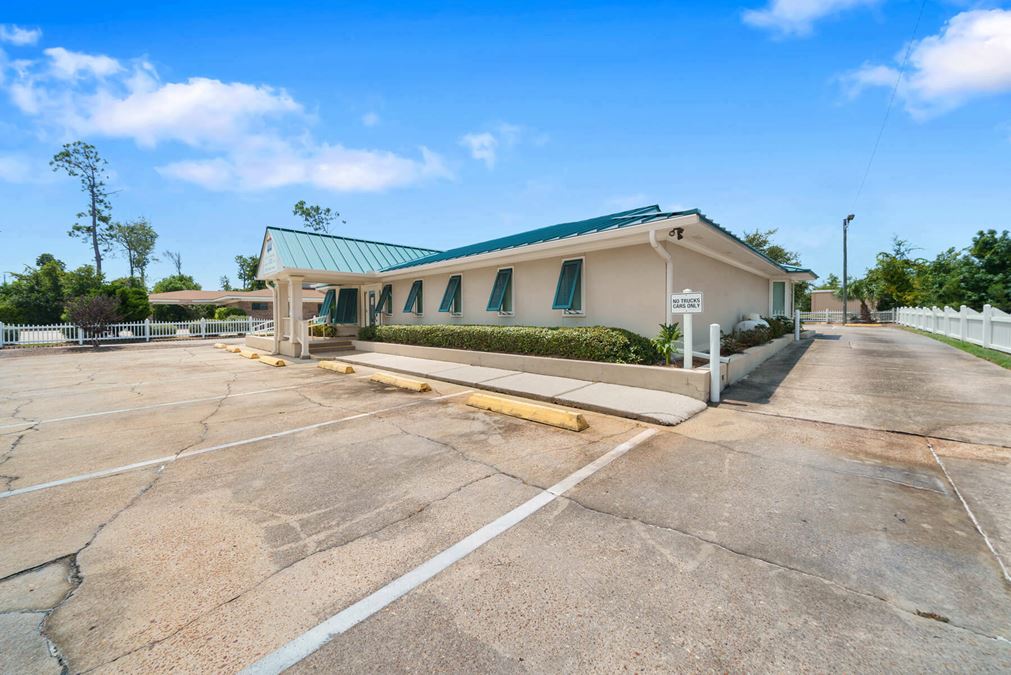 Class A Medical Office Space Available on Jenks Avenue – Bordering HCA Gulf Coast Medical Center