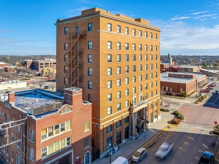 Photo of commercial space at 20 East 9th Street in Shawnee