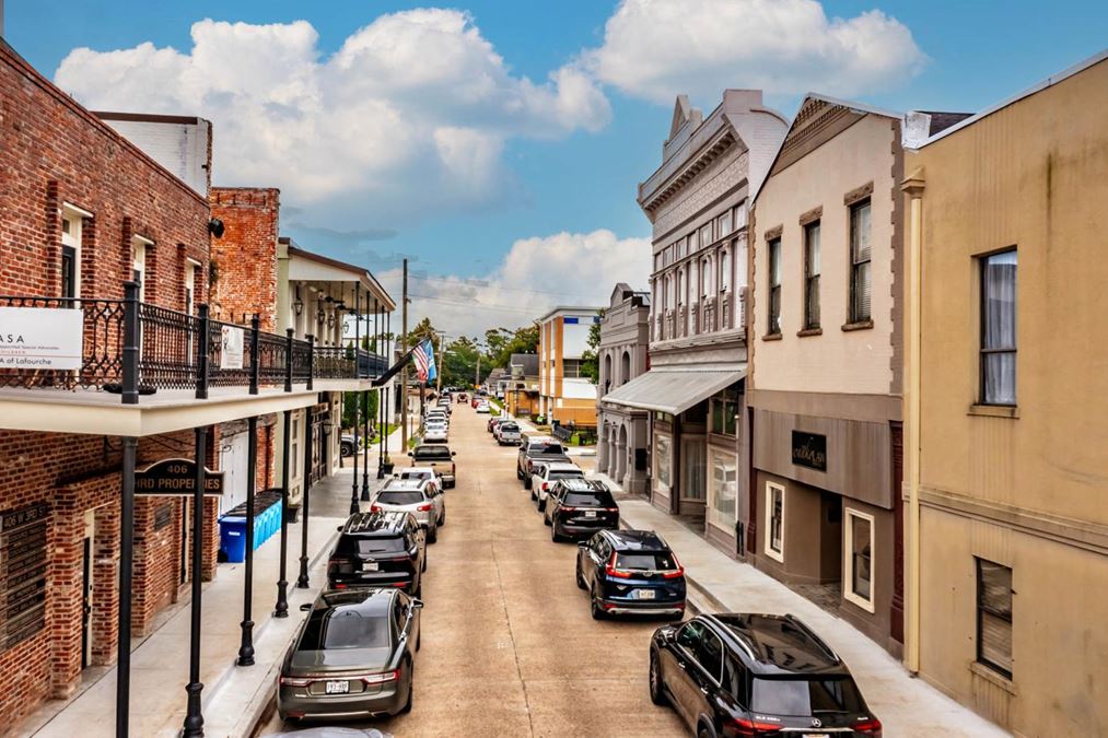 Own a Landmark in the Heart of Thibodaux!