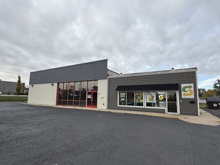 Retail space for Rent at 1729-1735 E Commercial Ave in Lowell