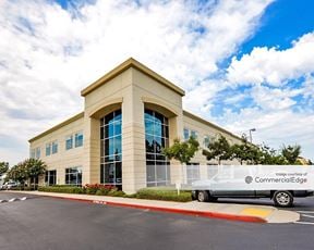 Blue Oaks Corporate Center