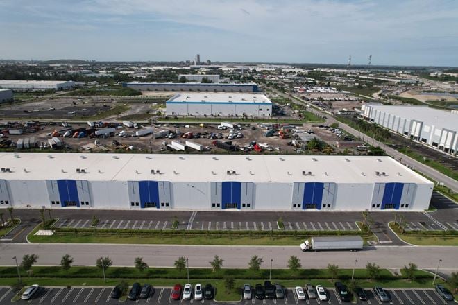 GARDENS WEST COMMERCIAL CENTER