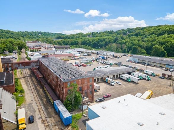 Industrial - Vertical Warehouse - Freight Terminal - Distribution 