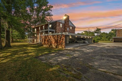 Fully Occupied 18-Unit Portfolio