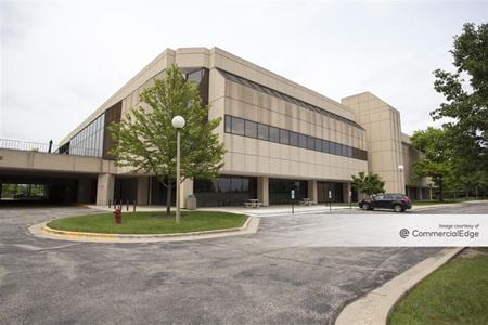 Office space for Rent at 2 Corporate Drive in Lake Zurich