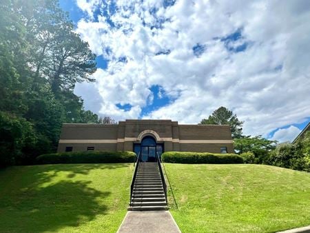 Office space for Sale at 2687 John Hawkins Pkwy in Hoover