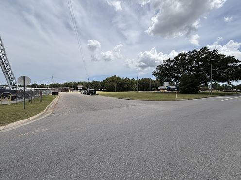 6200 North W St | Excess Land