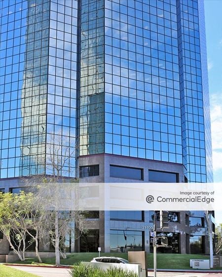 Office space for Rent at 21700 Oxnard St in Woodland Hills