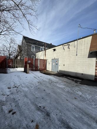 2458 Delaware Ave - 2,814+/- SF Retail Space