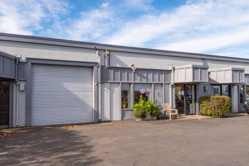22 Commercial Blvd