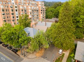 Goose Hollow Apartments