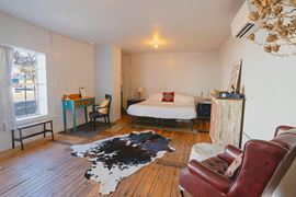 200 E San Antonio St