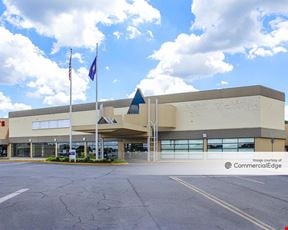 Dixie Medical Mall at Dixie Manor Shopping Center