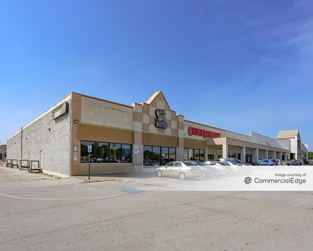 Retail space for Rent at 2210 South Fielder Road in Arlington