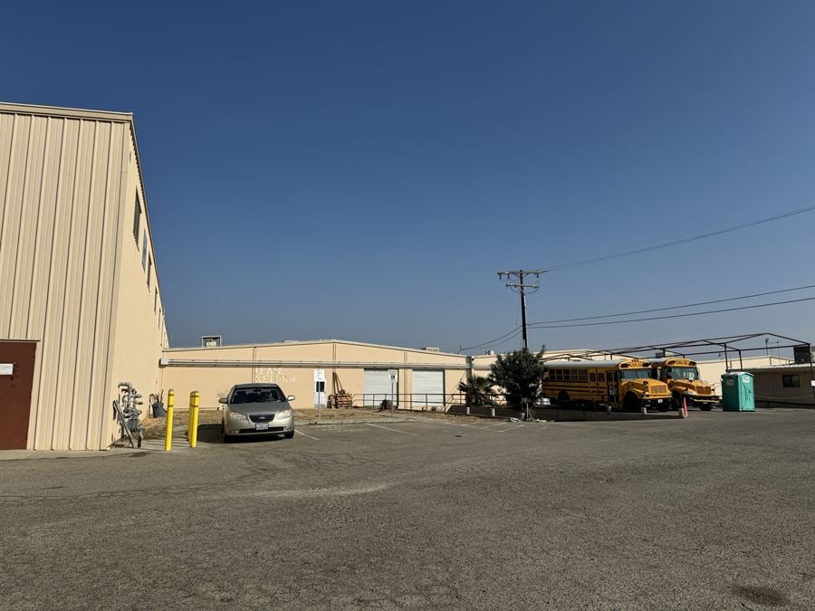 (2) Warehouse Spaces Available in Hanford, CA