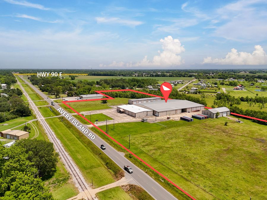 Multi-Tenant Industrial Complex on ±11.5 Acres