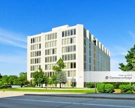 Commerce Plaza - 2001 Spring Road