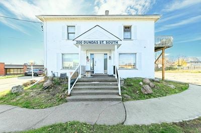 200 Dundas Street S.