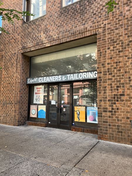 Commercial space for Rent at 922 Walnut St in Philadelphia