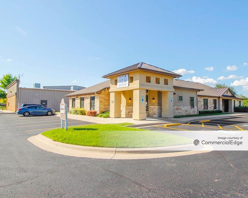 165 Elmhurst Drive, Kyle, TX | Office Building