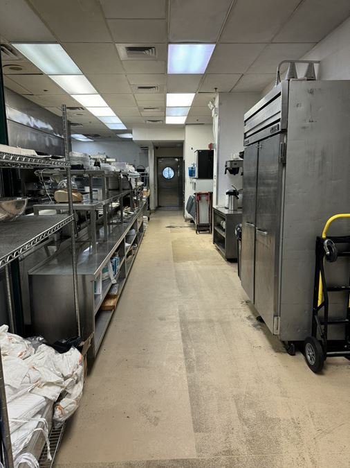 Park Tavern Well-Established Business/Asset Sale Near United Center