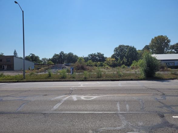 5555 W Ridge Rd (Lot 2)