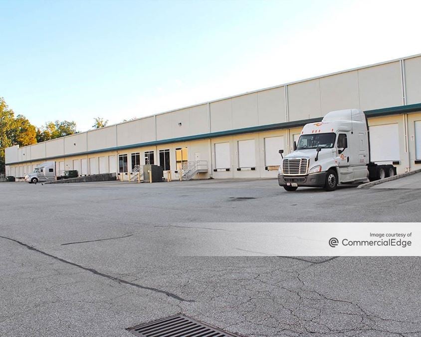 Newpoint Commons - 2160 Breckinridge Blvd