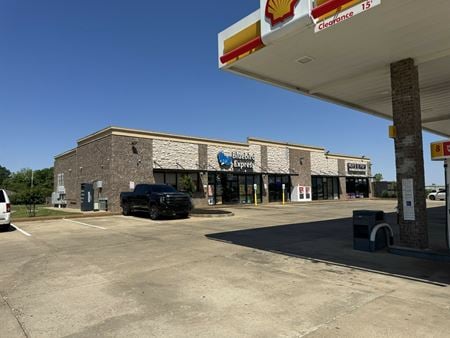 Retail space for Rent at 7785 Craft Rd in Olive Branch